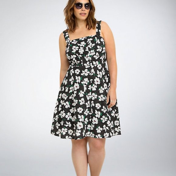 torrid Dresses & Skirts - NWT FLORAL PRINT TEXTURED SKATER DRESS SIZE 24